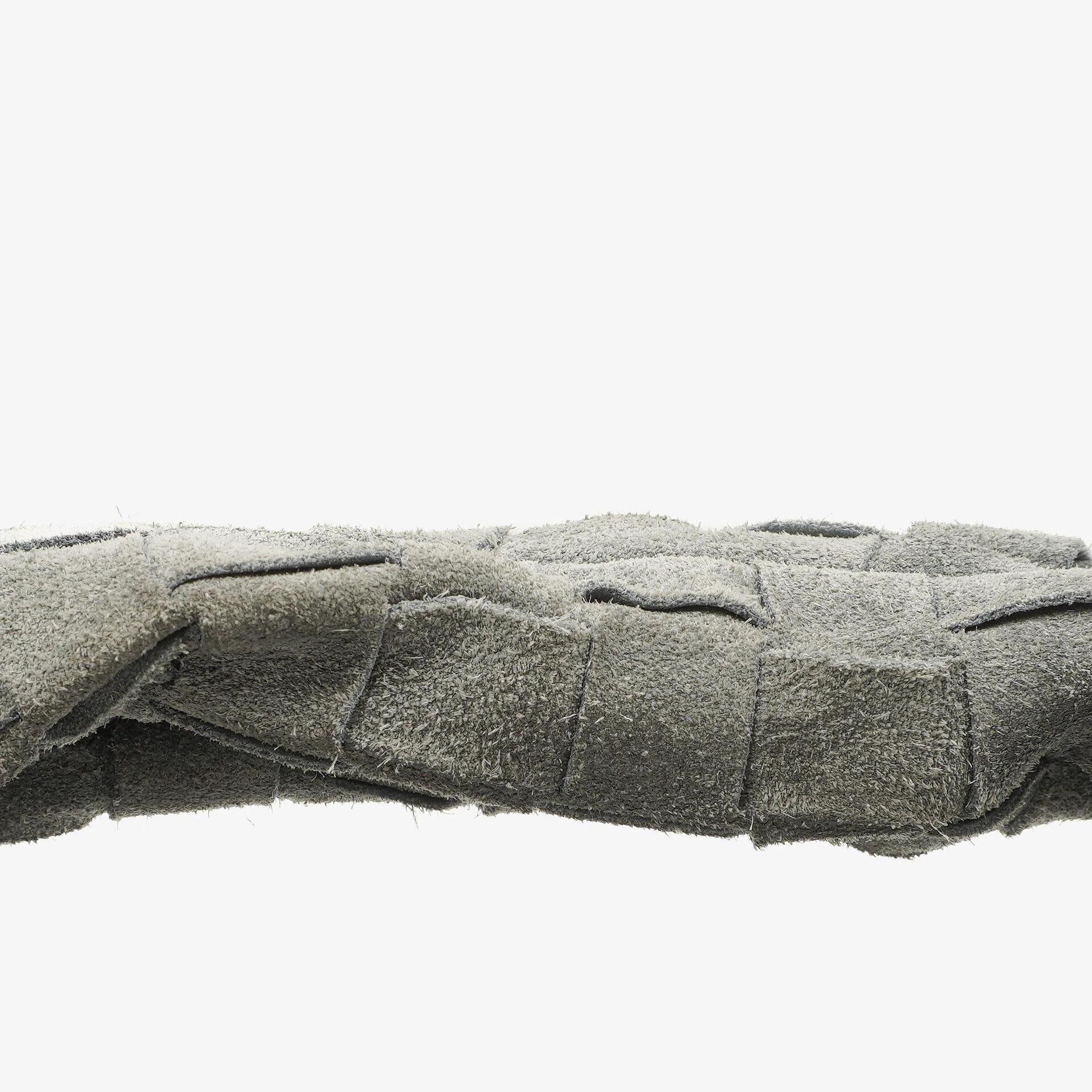Bottega Veneta Mini Jodie Tasche aus Thunder-Wildleder mit Intrecciato-Flechtung