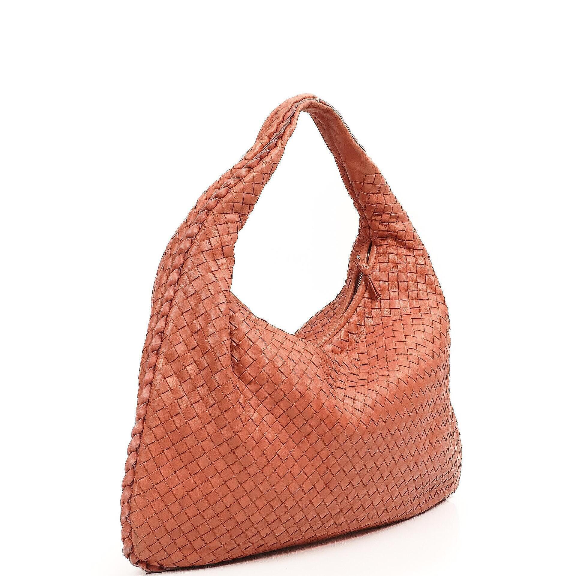 Bottega Veneta Veneta Hobo Tasche Groß aus pfirsichfarbenem Nappa Intrecciato