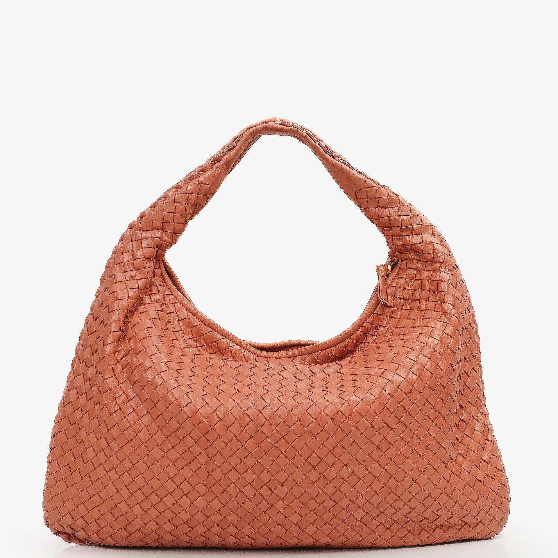 Bottega Veneta Veneta Hobo Tasche Groß aus pfirsichfarbenem Nappa Intrecciato