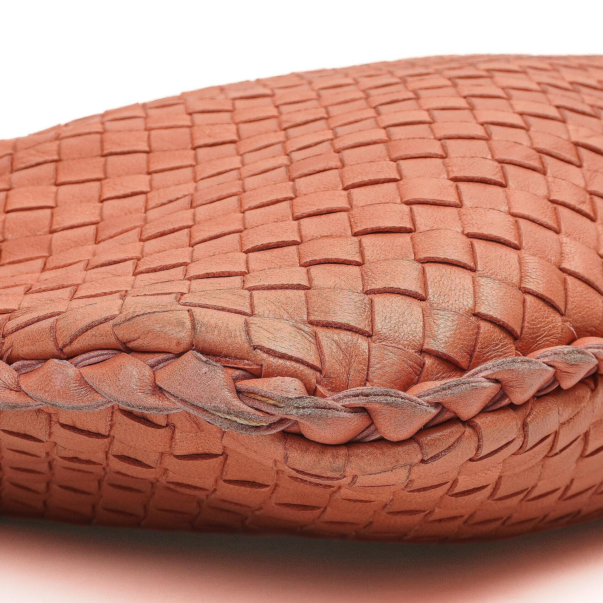 Bottega Veneta Veneta Hobo Tasche Groß aus pfirsichfarbenem Nappa Intrecciato