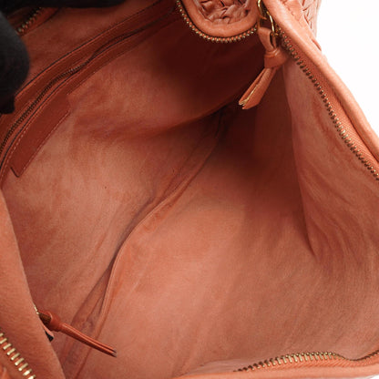 Bottega Veneta Veneta Hobo Tasche Groß aus pfirsichfarbenem Nappa Intrecciato