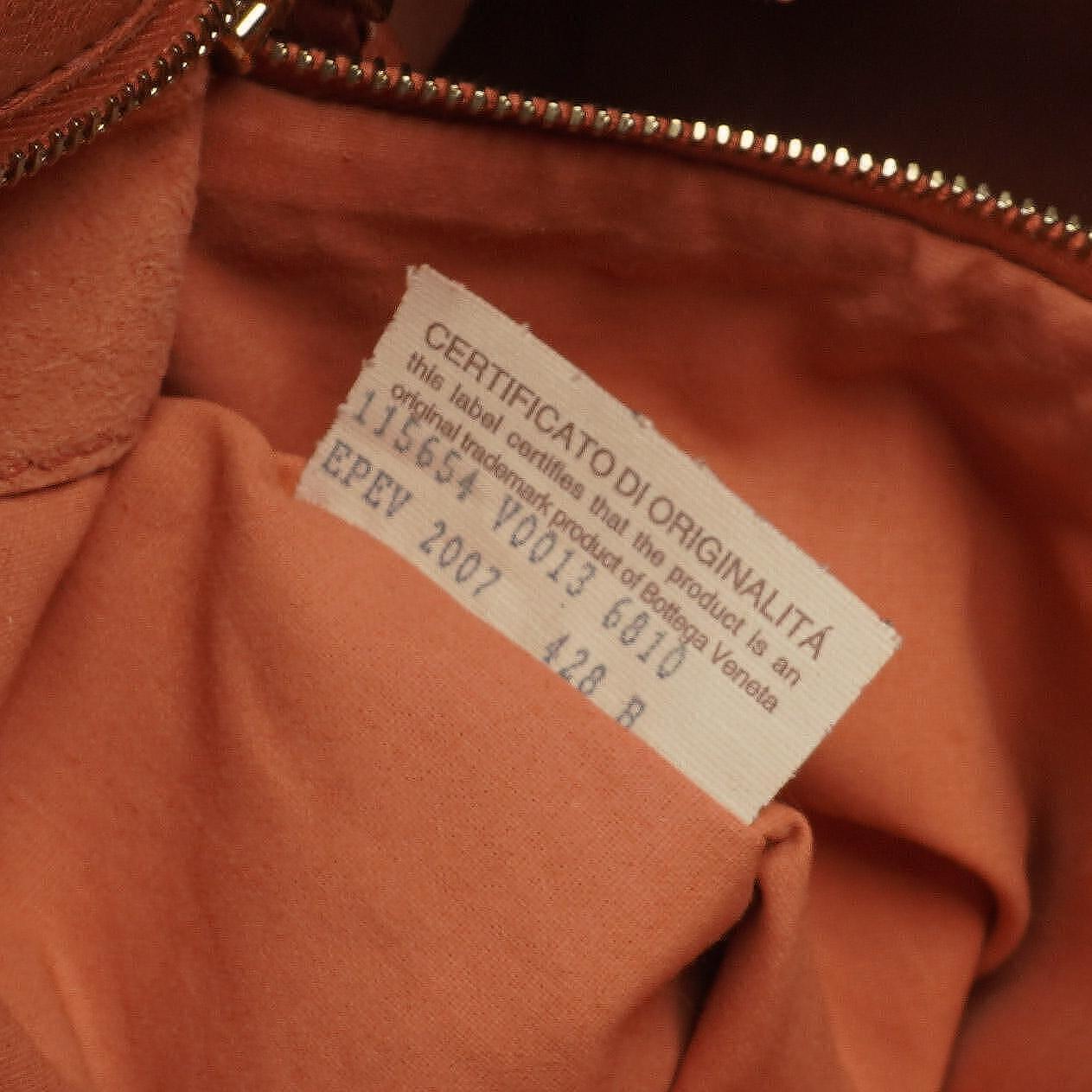 Bottega Veneta Veneta Hobo Tasche Groß aus pfirsichfarbenem Nappa Intrecciato
