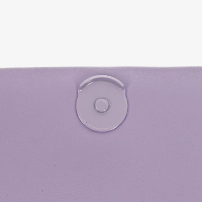 Burberry Kleine Lola Schultertasche aus gestepptem Leder in Lavendel