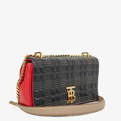 Burberry Kleine Lola aus gestepptem Leder in Schwarz/Rot/Kamel mit Karo-Muster