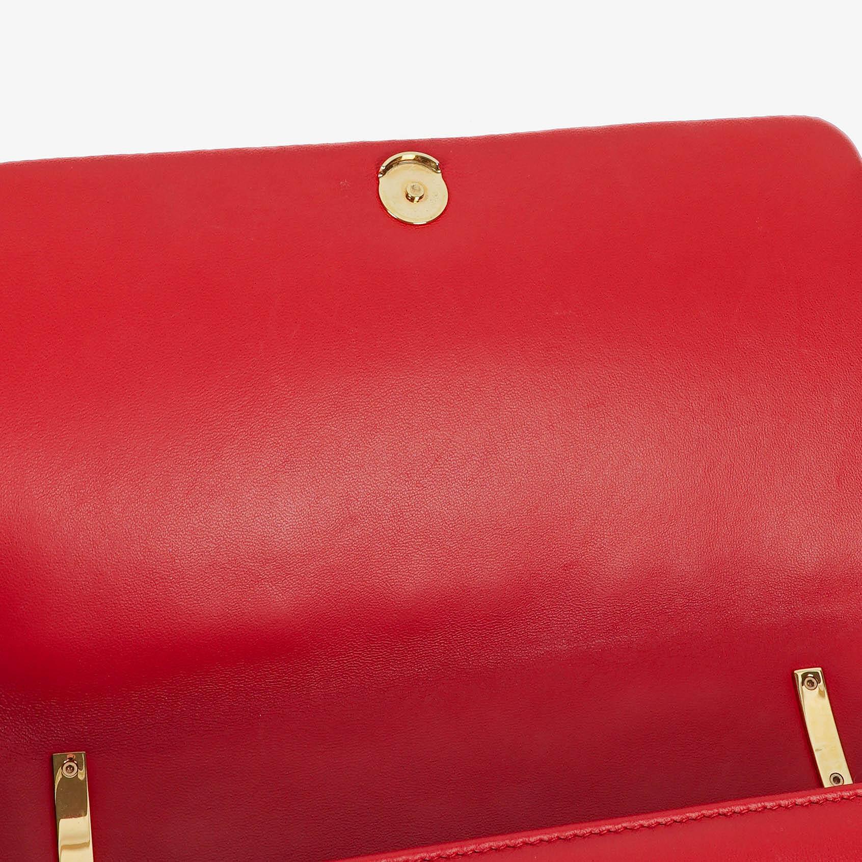 Burberry Kleine Lola aus gestepptem Leder in Schwarz/Rot/Kamel mit Karo-Muster
