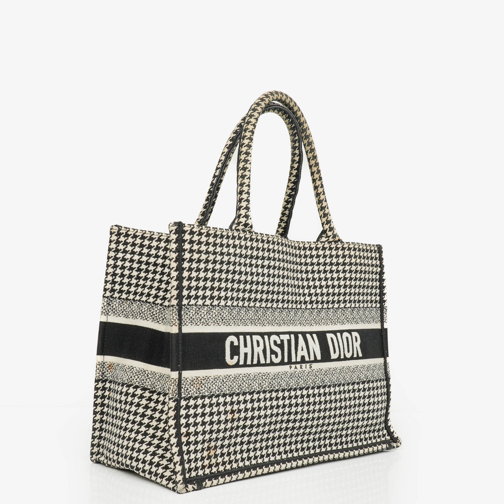 Christian Dior Book Tote Medium aus Canvas mit Hahnentritt-Stickerei in Schwarz und Weiß