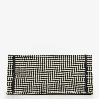 Christian Dior Book Tote Medium aus Canvas mit Hahnentritt-Stickerei in Schwarz und Weiß