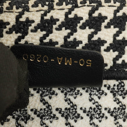 Christian Dior Book Tote Medium aus Canvas mit Hahnentritt-Stickerei in Schwarz und Weiß