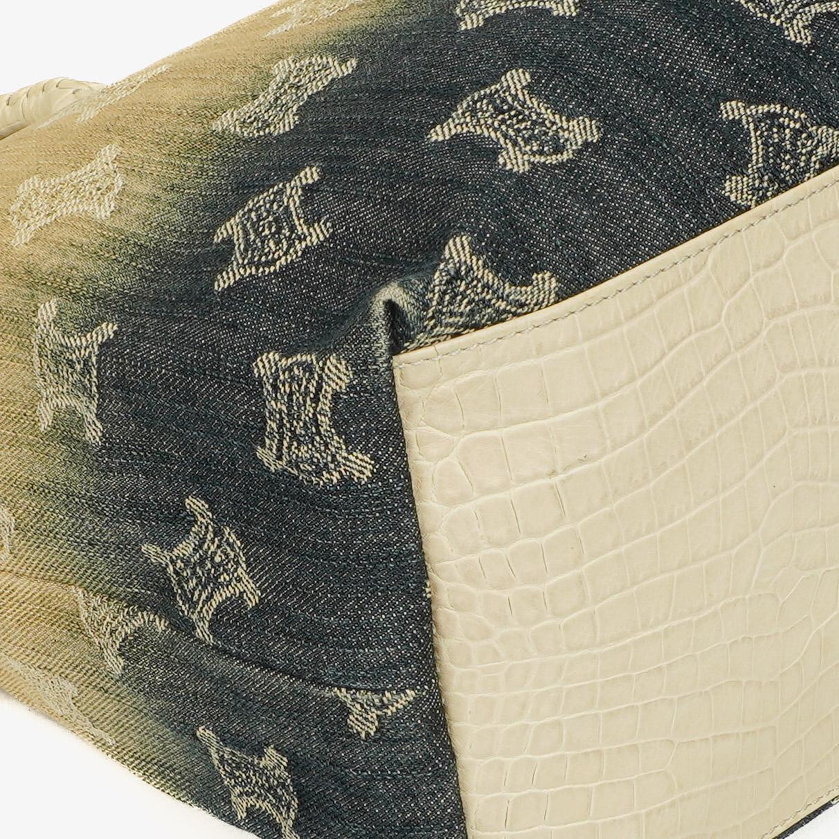 Celine Macadam Denim Tragetasche in Blau/Beige