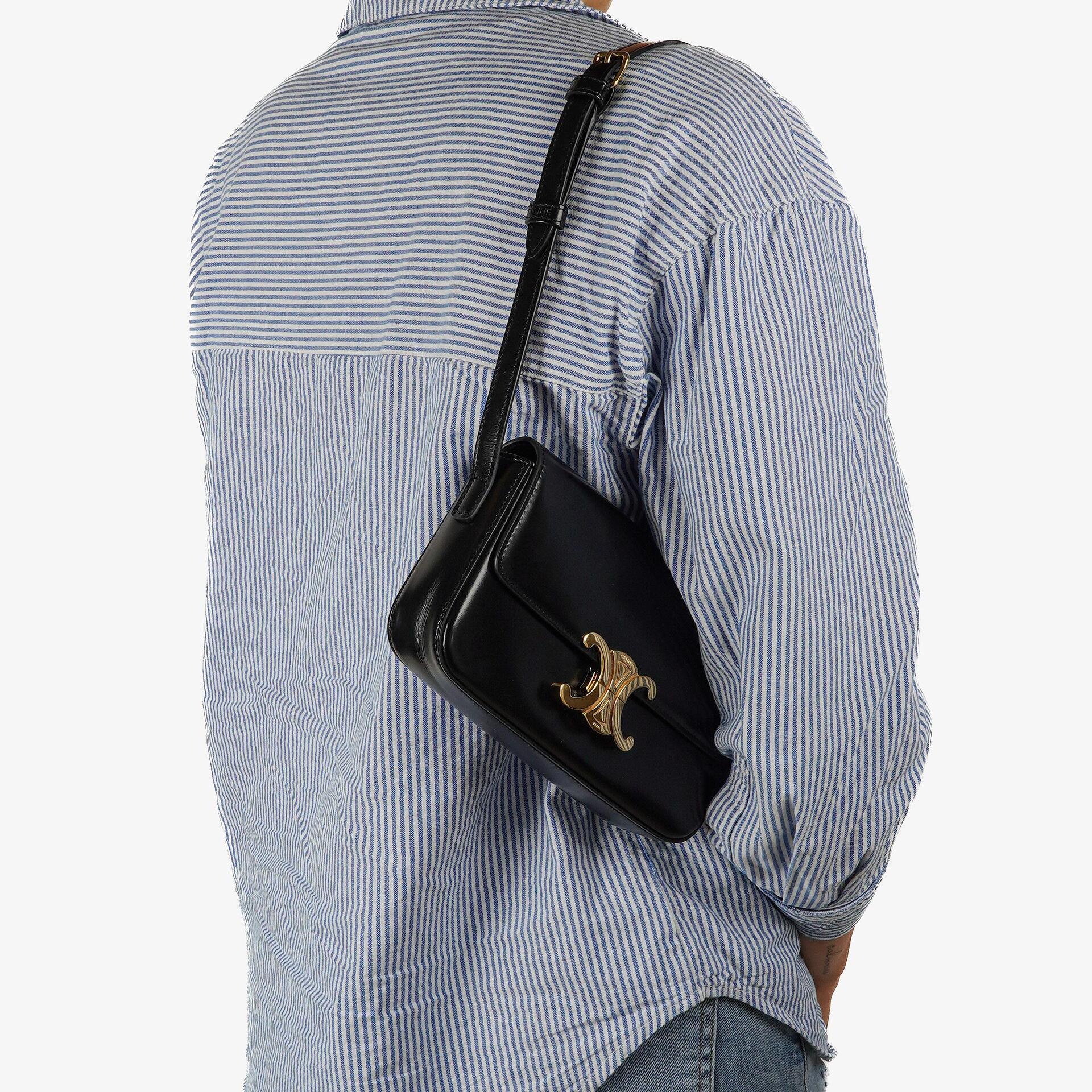 Celine Claude Long Triomphe East West Schultertasche aus glänzendem Kalbsleder