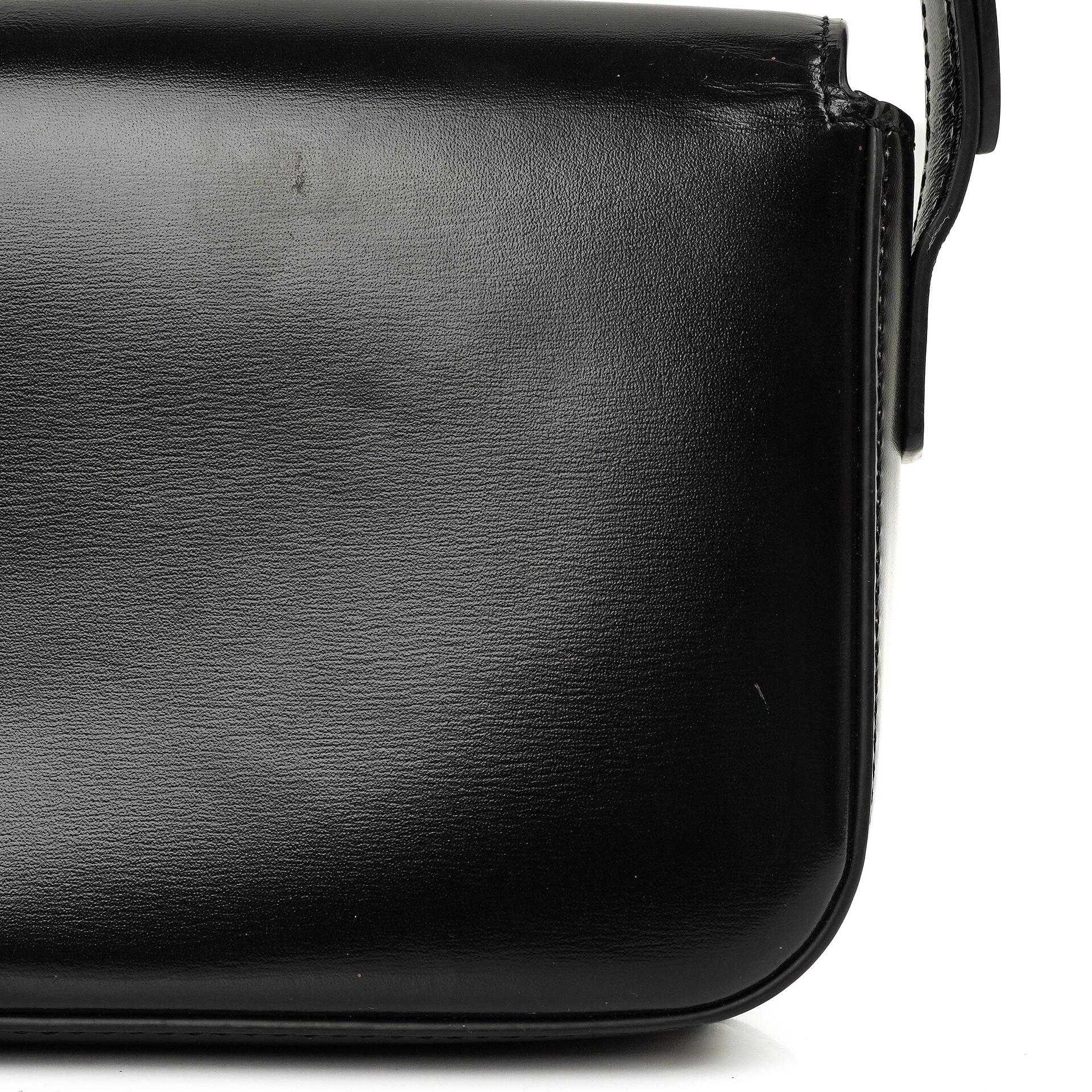 Celine Claude Long Triomphe East West Schultertasche aus glänzendem Kalbsleder