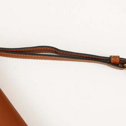 Celine Claude Long Triomphe Schultertasche aus Kalbsleder in Tan