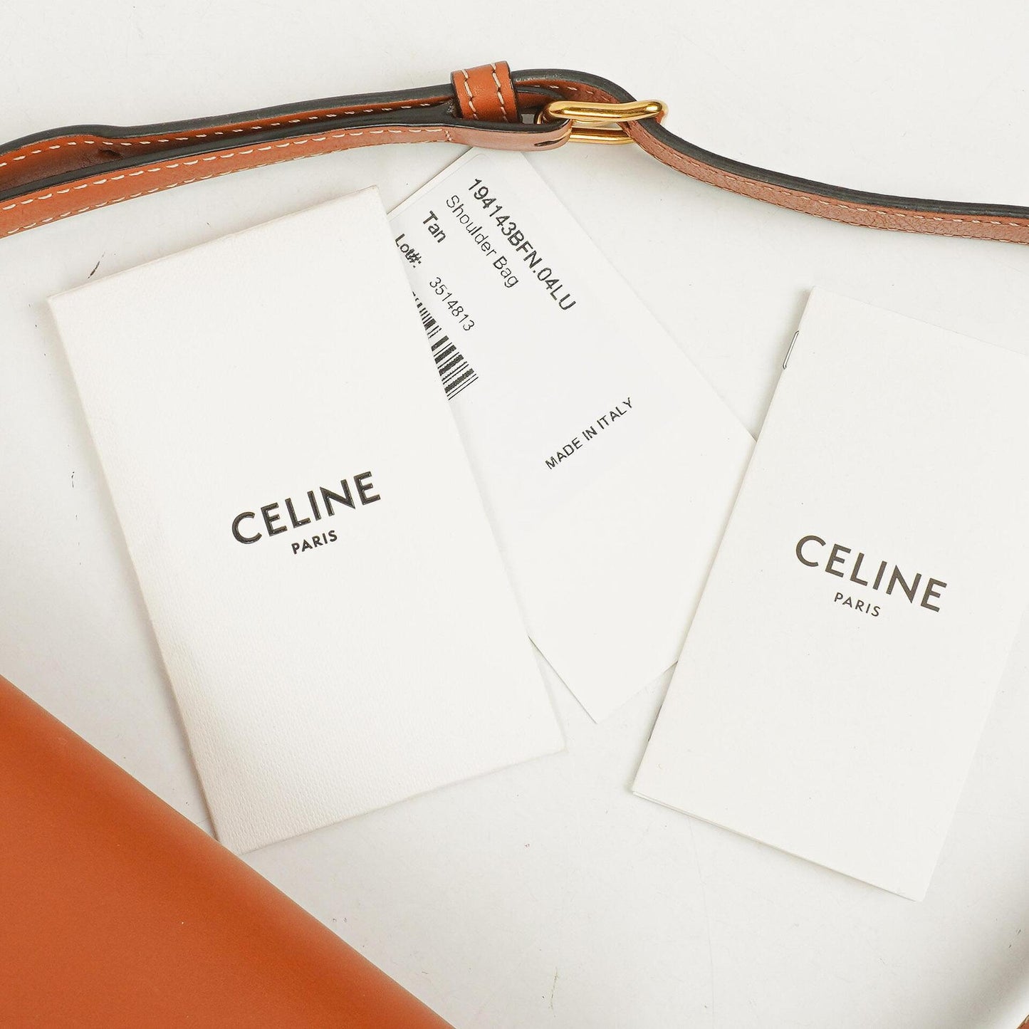 Celine Claude Long Triomphe Schultertasche aus Kalbsleder in Tan