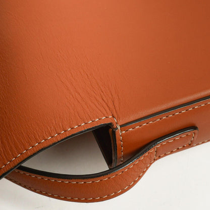 Celine Claude Long Triomphe Schultertasche aus Kalbsleder in Tan