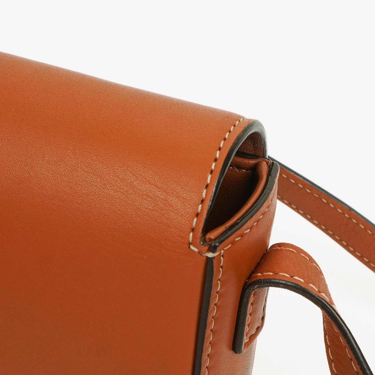 Celine Claude Long Triomphe Schultertasche aus Kalbsleder in Tan
