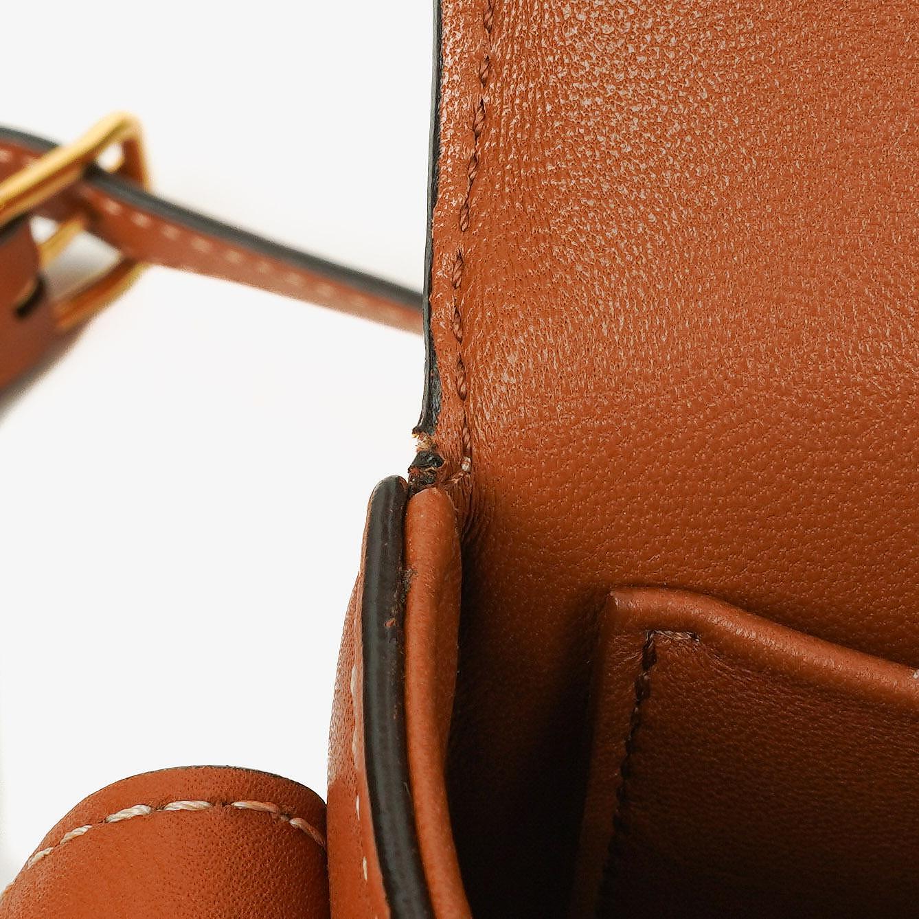 Celine Claude Long Triomphe Schultertasche aus Kalbsleder in Tan