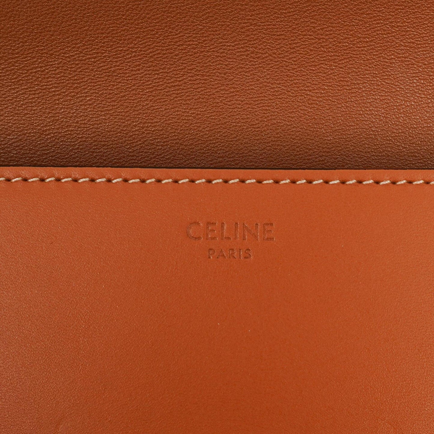 Celine Claude Long Triomphe Schultertasche aus Kalbsleder in Tan