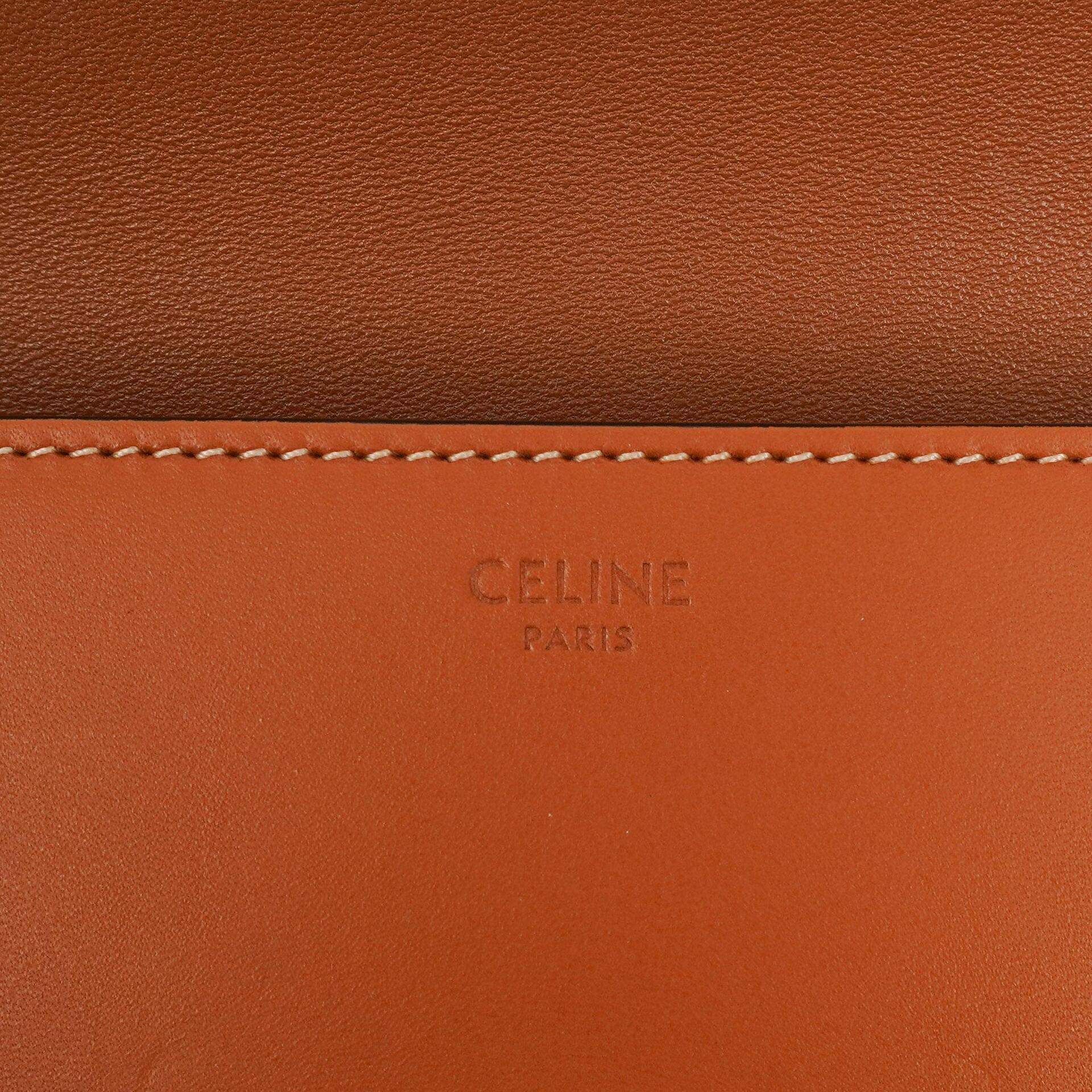Celine Claude Long Triomphe Schultertasche aus Kalbsleder in Tan