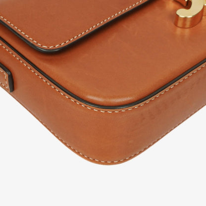 Celine Claude Long Triomphe Schultertasche aus tan Kalbsleder