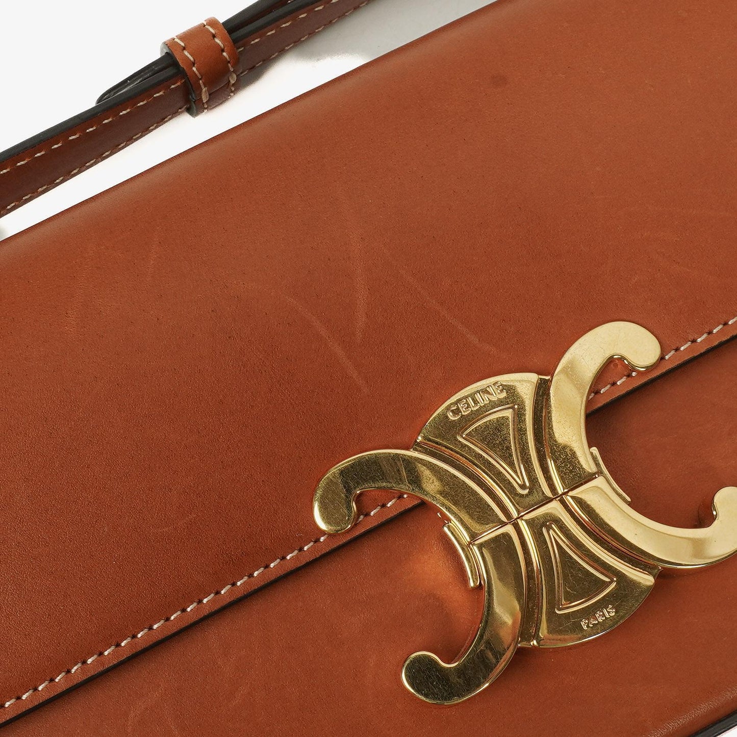 Celine Claude Long Triomphe Schultertasche aus tan Kalbsleder