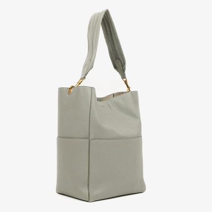 Celine Seau Sangle Bucket Bag aus grauem weichem genarbtem Kalbsleder