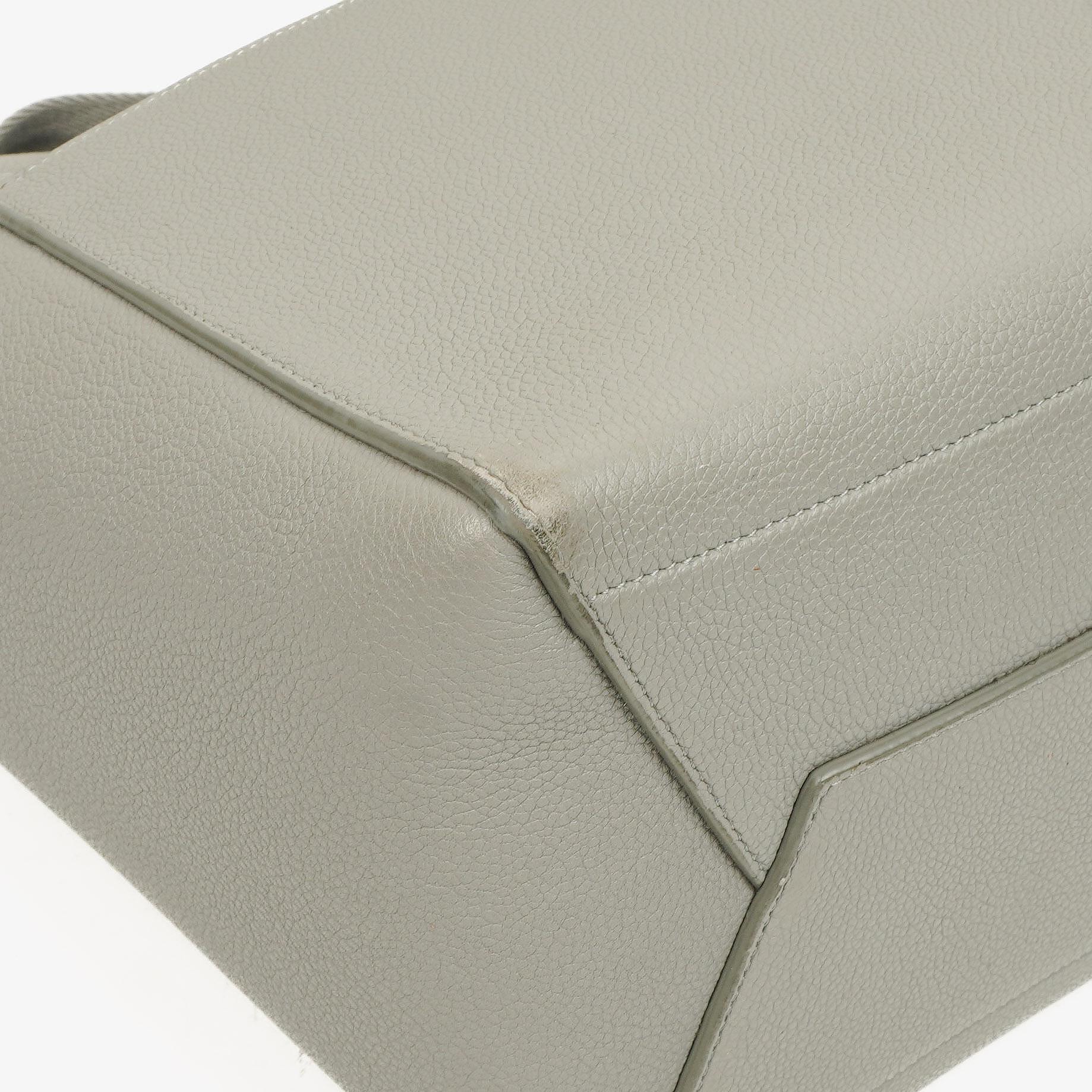 Celine Seau Sangle Bucket Bag aus grauem weichem genarbtem Kalbsleder