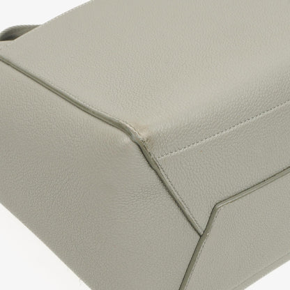 Celine Seau Sangle Bucket Bag aus grauem weichem genarbtem Kalbsleder