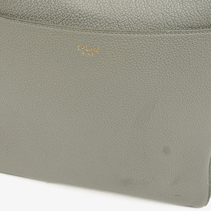 Celine Seau Sangle Bucket Bag aus grauem weichem genarbtem Kalbsleder