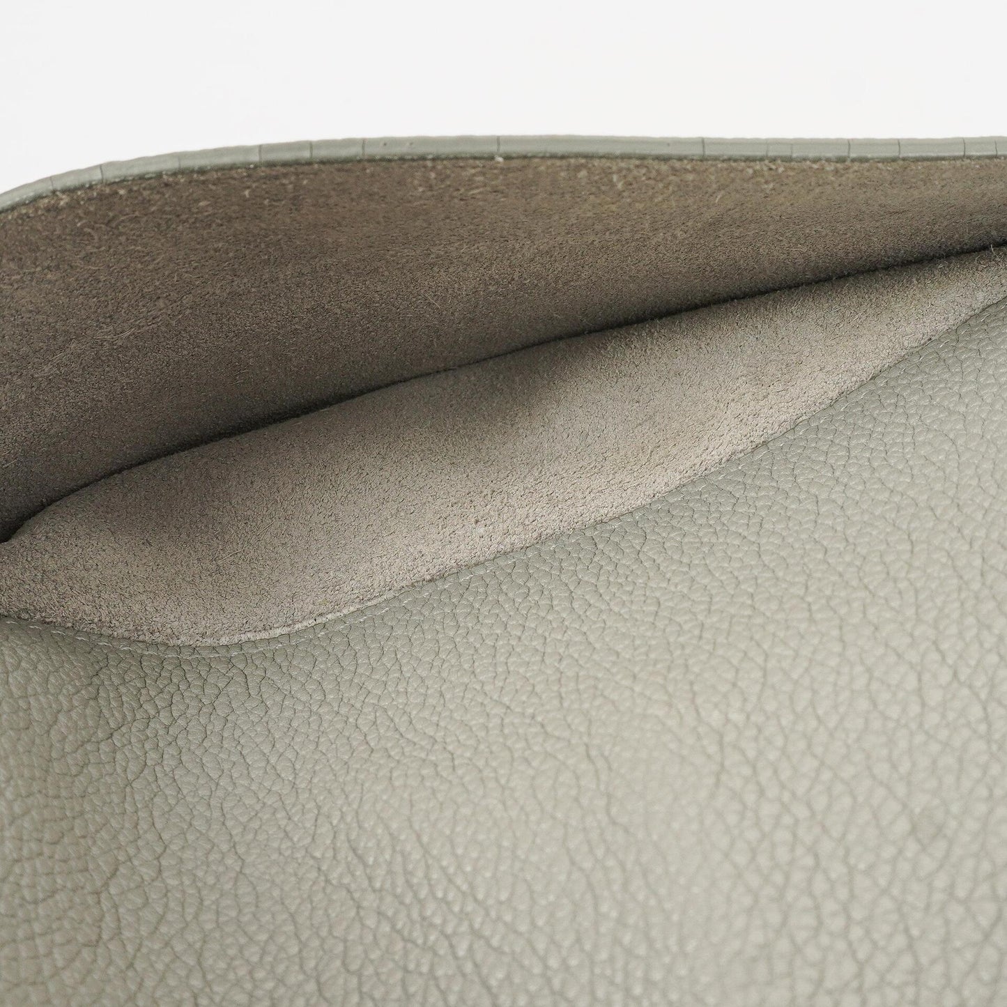 Celine Seau Sangle Bucket Bag aus grauem weichem genarbtem Kalbsleder