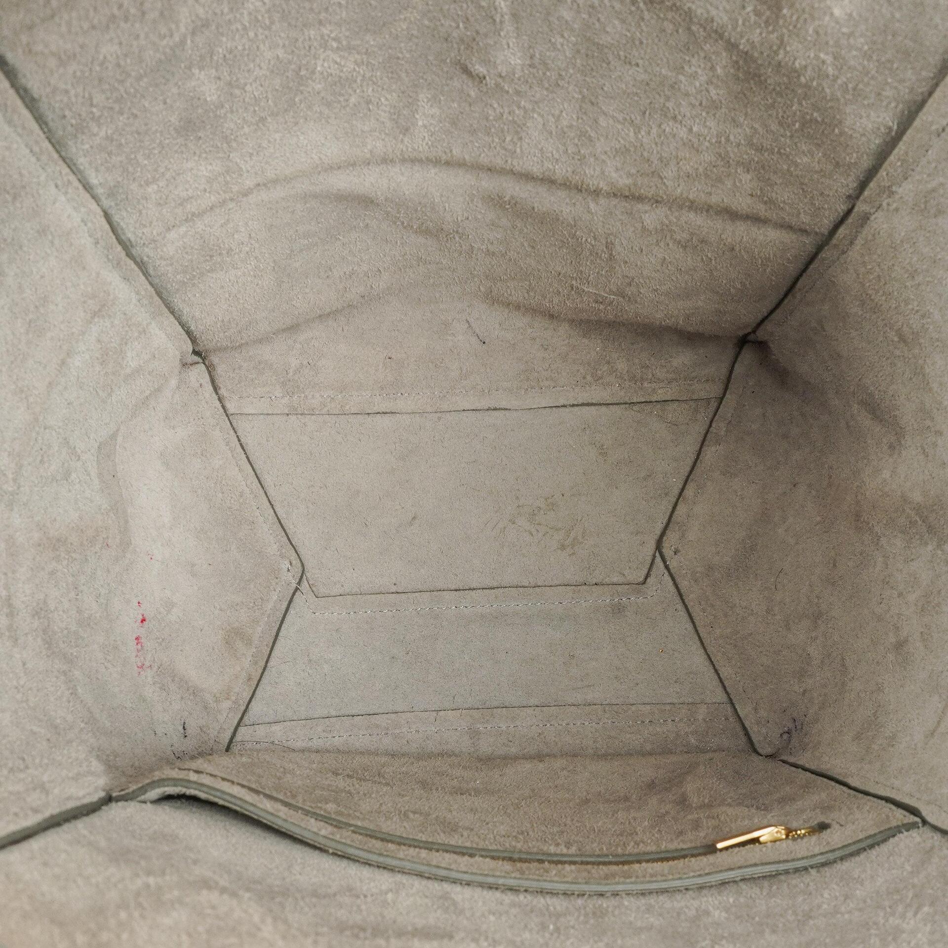 Celine Seau Sangle Bucket Bag aus grauem weichem genarbtem Kalbsleder