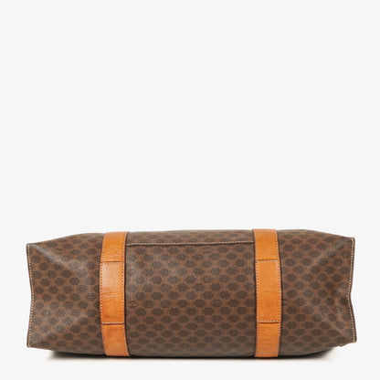 CELINE Macadam Triomphe Schultertasche in Braun