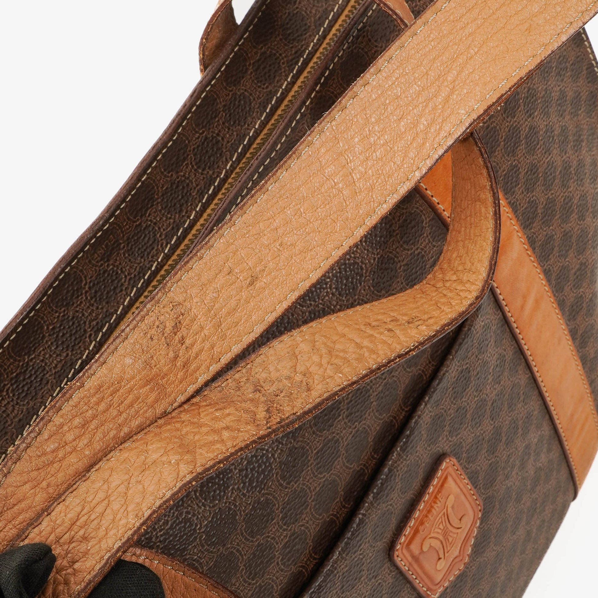 CELINE Macadam Triomphe Schultertasche in Braun