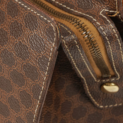 CELINE Macadam Triomphe Schultertasche in Braun