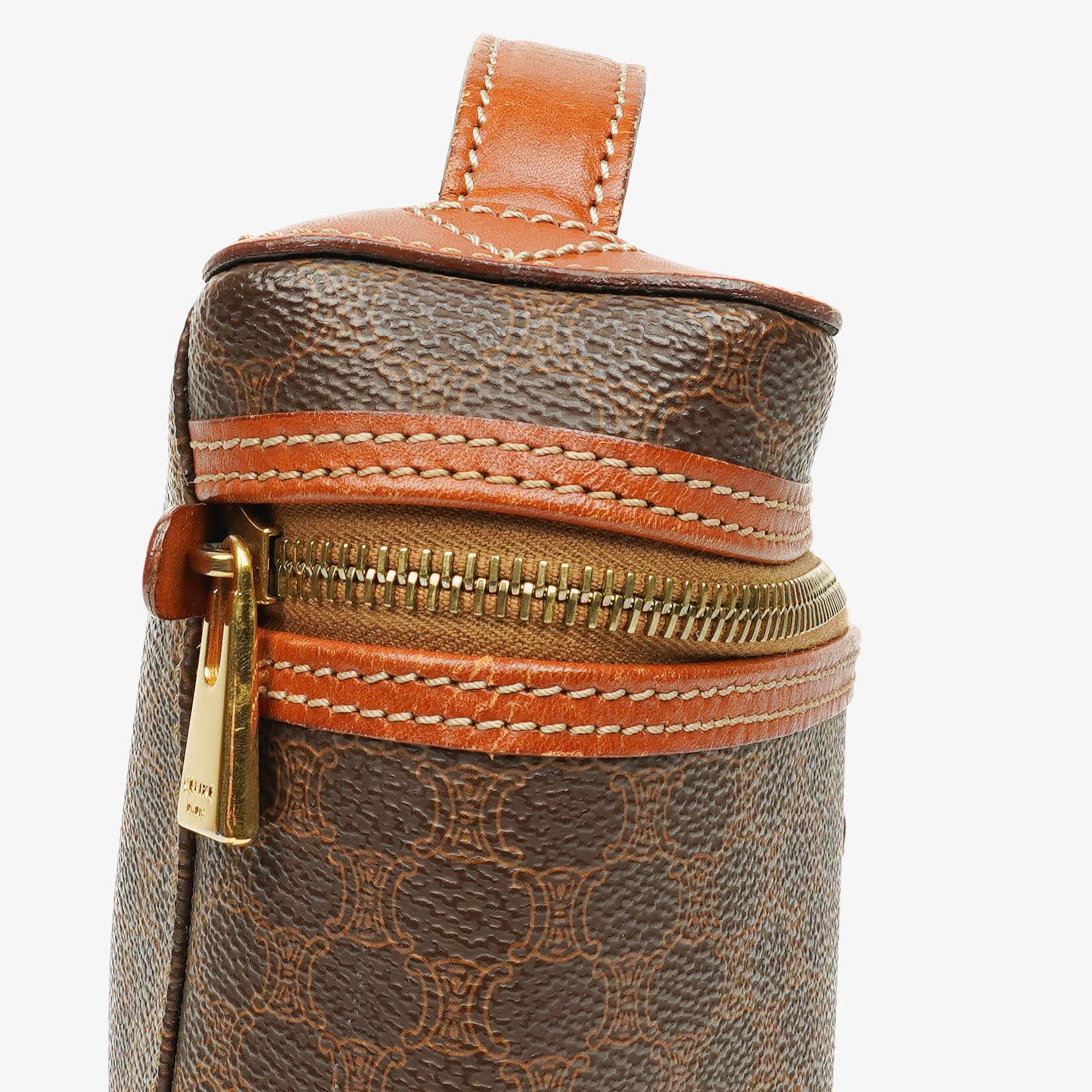 Celine Vanity Handtasche mit Macadam