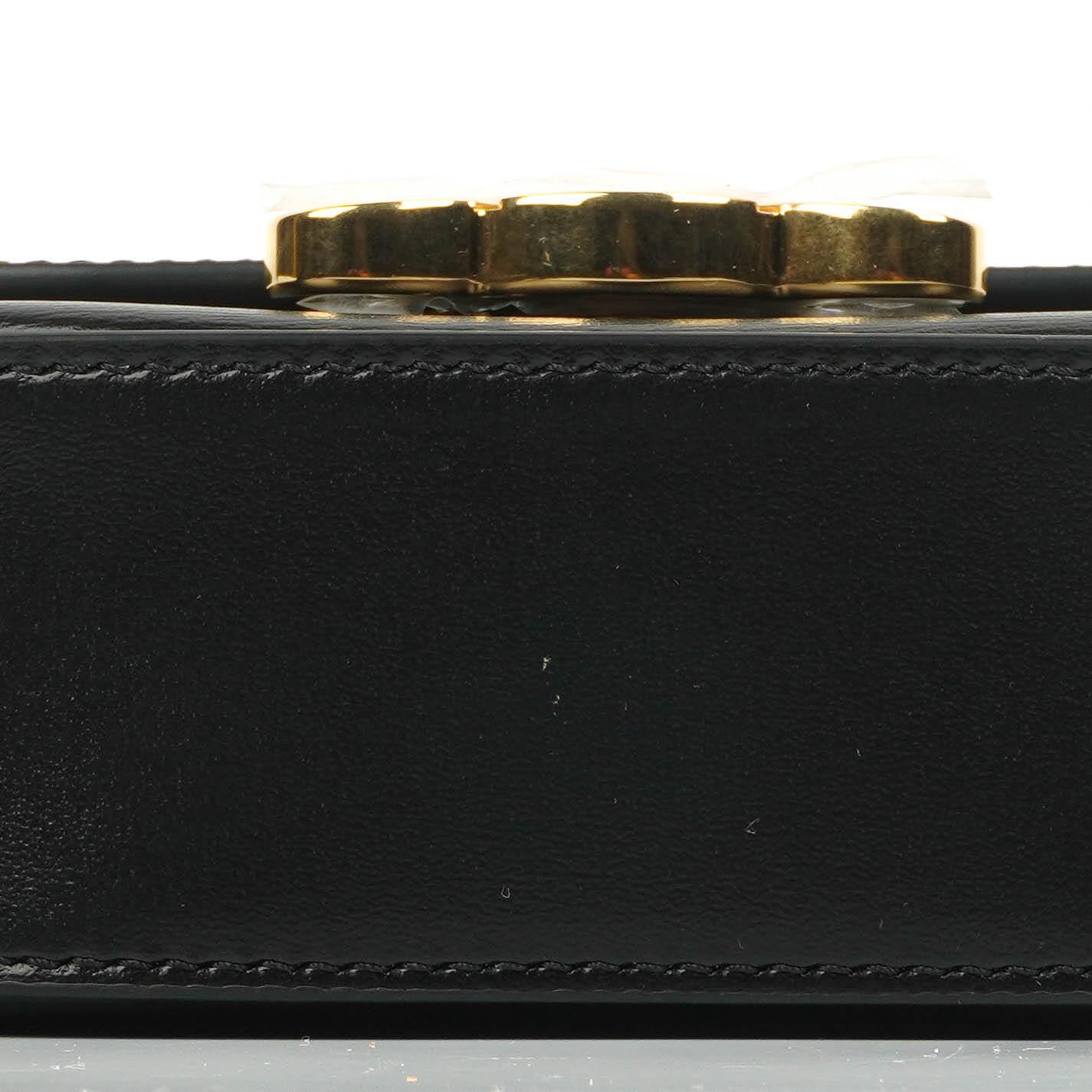 Celine Mini Triomphe Schulter-/Crossbody-Tasche aus schwarzem glänzendem Kalbsleder