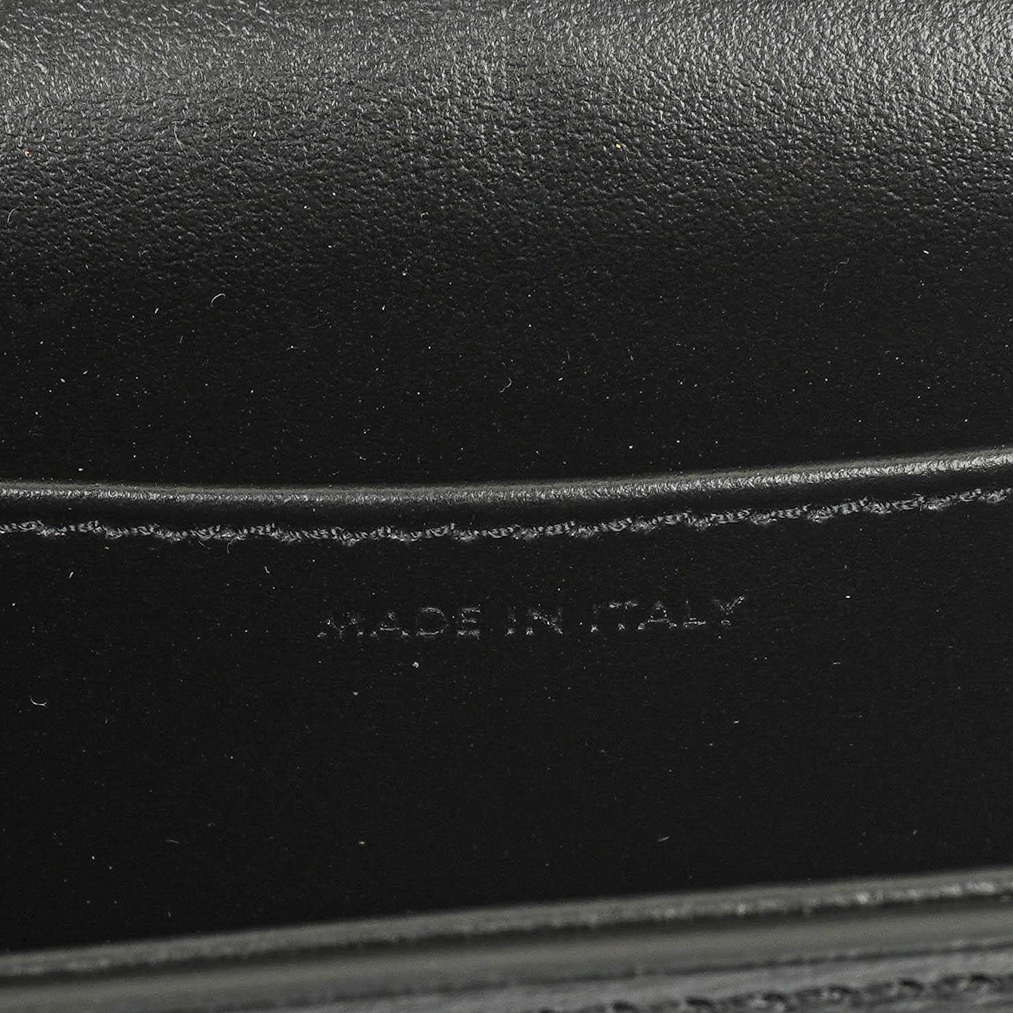 Celine Mini Triomphe Schulter-/Crossbody-Tasche aus schwarzem glänzendem Kalbsleder