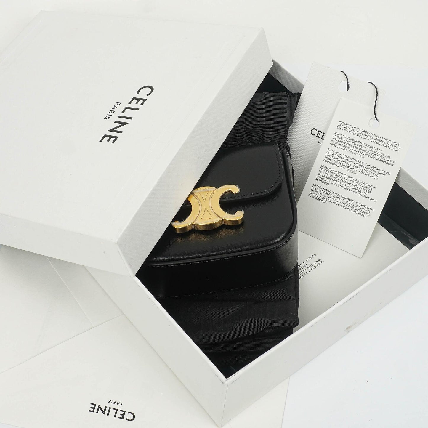 Celine Mini Triomphe Schulter-/Crossbody-Tasche aus schwarzem glänzendem Kalbsleder
