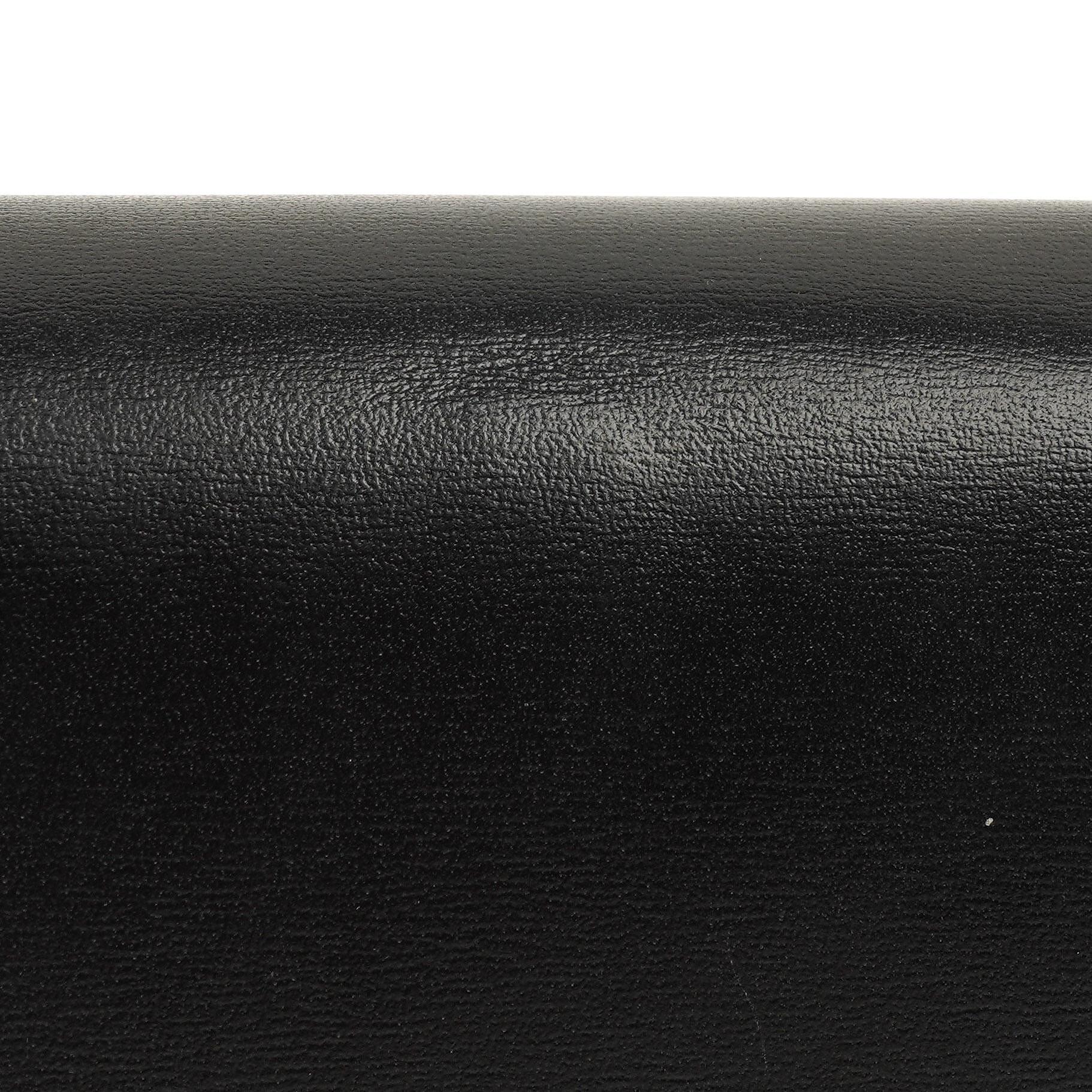 Celine Mini Triomphe Schulter-/Crossbody-Tasche aus schwarzem glänzendem Kalbsleder