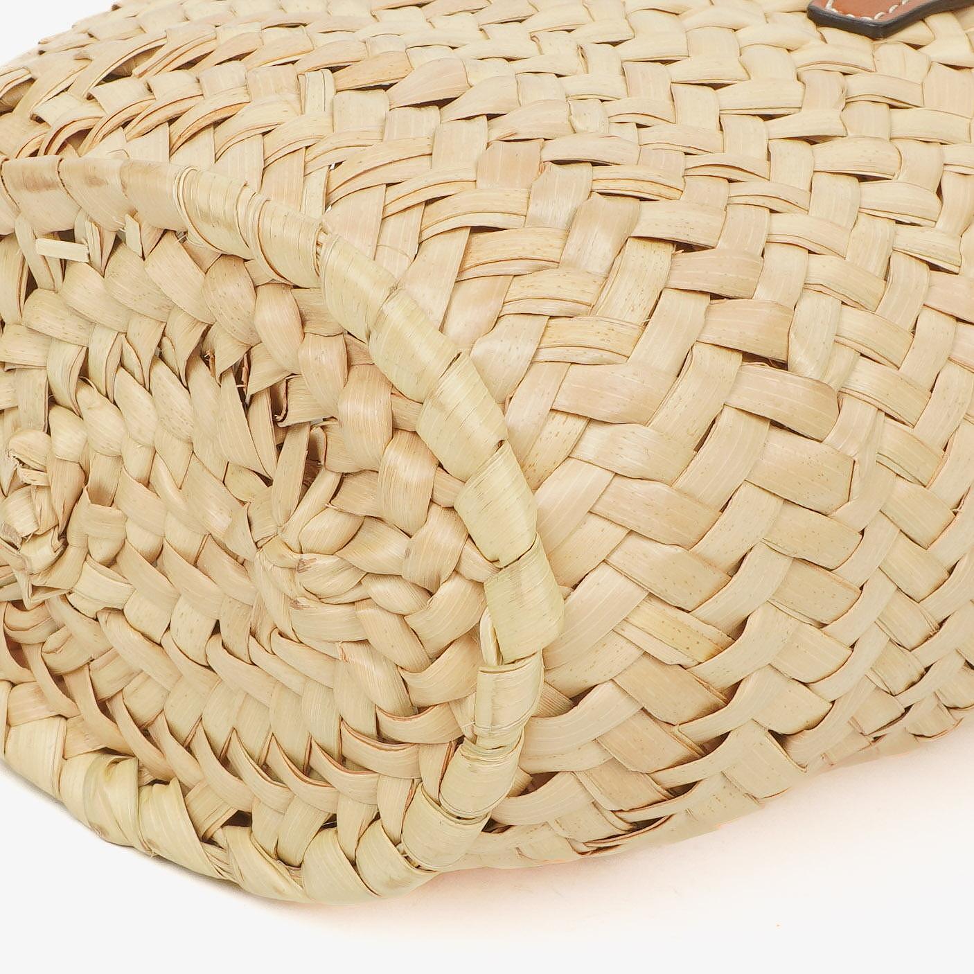 Celine Classic Triomphe Nano Panier aus Kalbsleder mit Palmblättern
