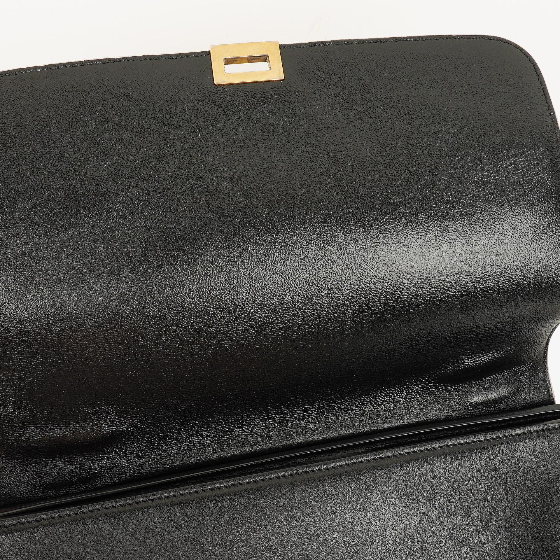 Celine Kleine Trapeze Tasche aus Tri-Color Leder und Wildleder