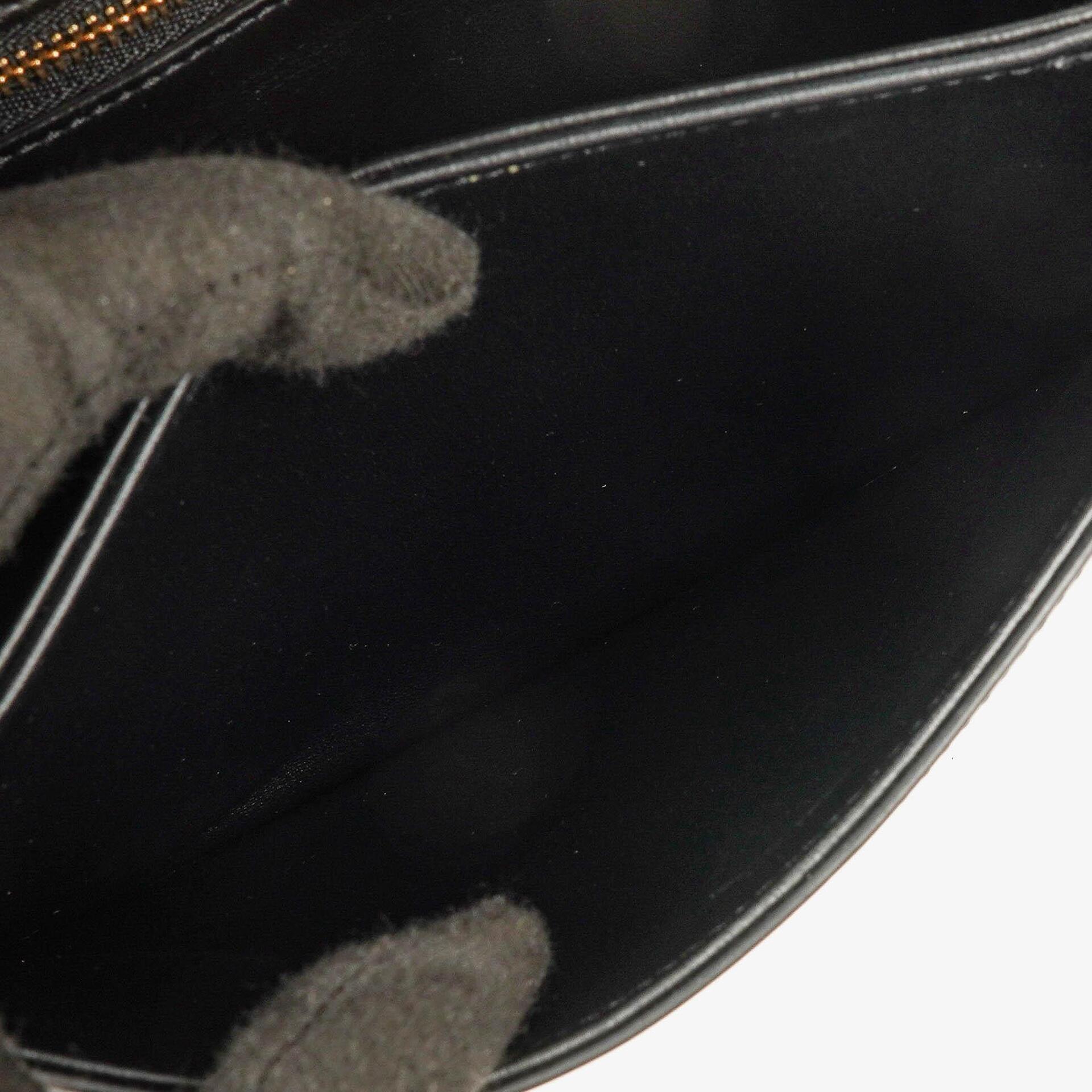 Celine Triomphe Tasche aus glänzendem Kalbsleder mit verstellbarem Leder-Schulterriemen