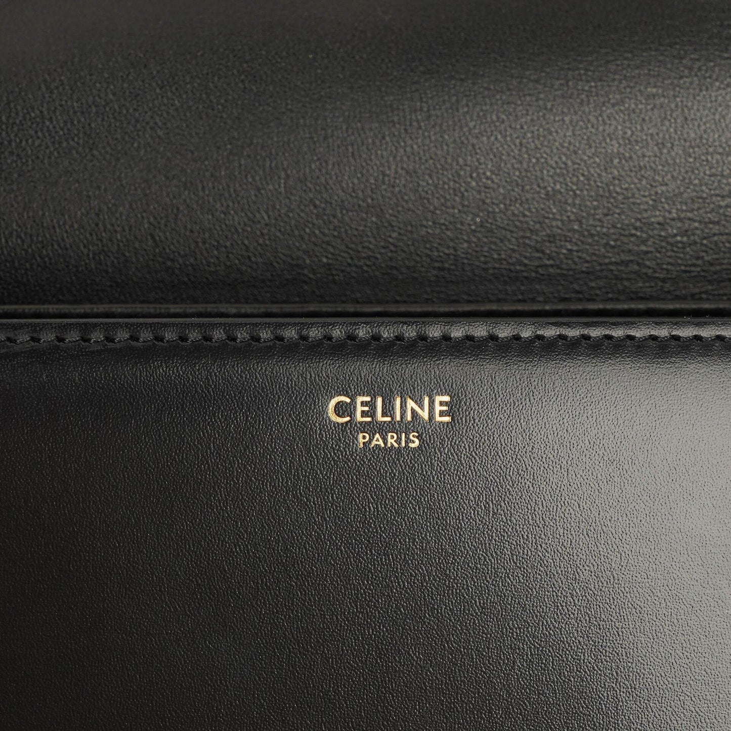 Celine Triomphe Tasche aus glänzendem Kalbsleder mit verstellbarem Leder-Schulterriemen