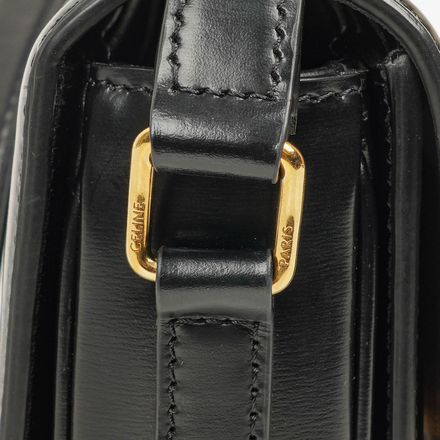 Celine Triomphe Tasche aus glänzendem Kalbsleder mit verstellbarem Leder-Schulterriemen