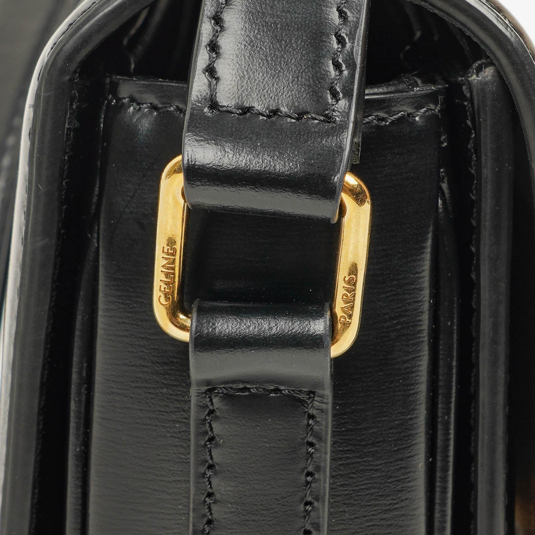 Celine Triomphe Tasche aus glänzendem Kalbsleder mit verstellbarem Leder-Schulterriemen