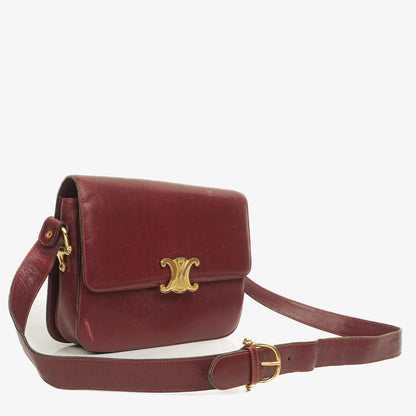 Céline Triomphe Schultertasche aus burgunderfarbenem glänzendem Kalbsleder