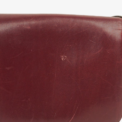 Céline Triomphe Schultertasche aus burgunderfarbenem glänzendem Kalbsleder