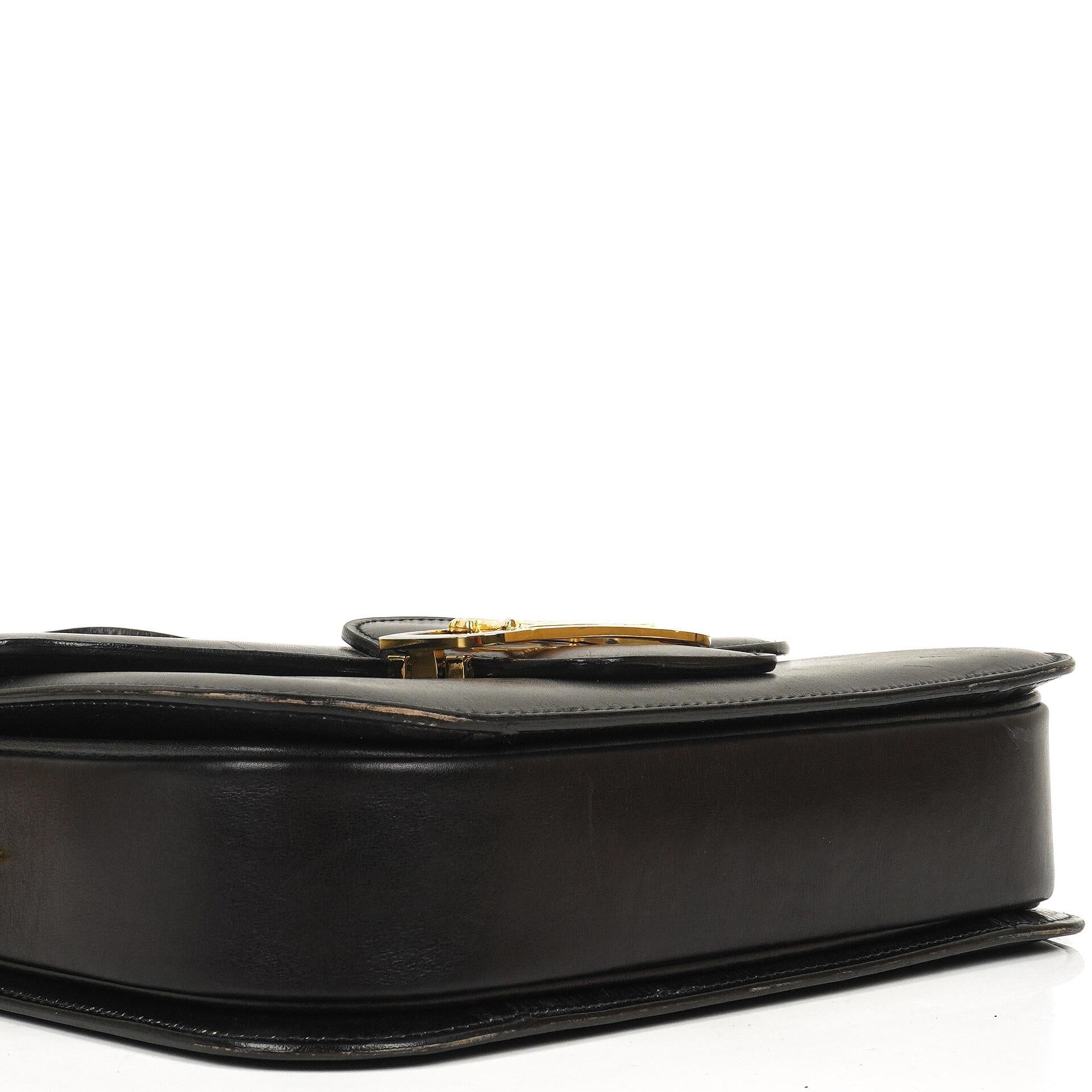 Celine Vintage Caleche Schultertasche aus schwarzem Box Kalbsleder