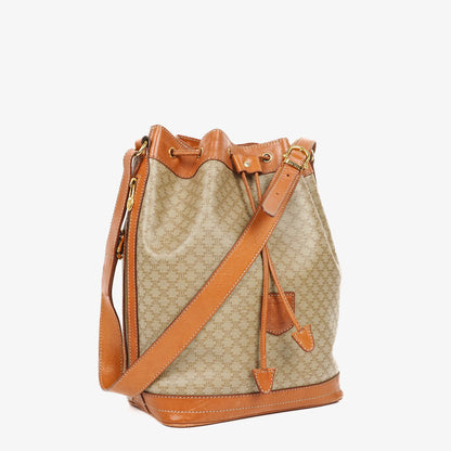 Celine Vintage Macadam Triomphe Bucket Bag mit Kordelzug in Beige und Braun