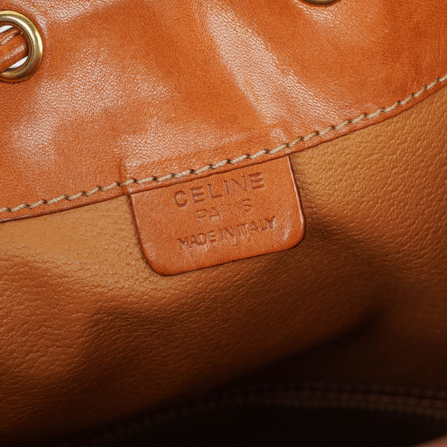 Celine Vintage Macadam Triomphe Bucket Bag mit Kordelzug in Beige und Braun
