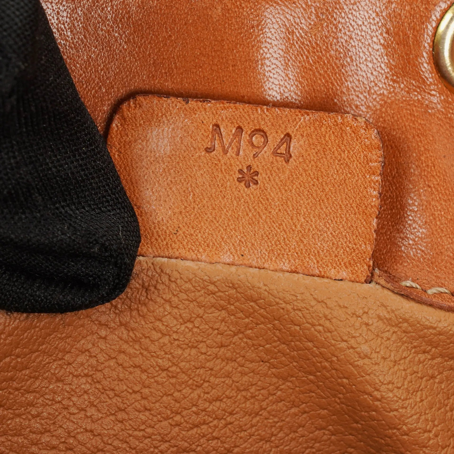 Celine Vintage Macadam Triomphe Bucket Bag mit Kordelzug in Beige und Braun